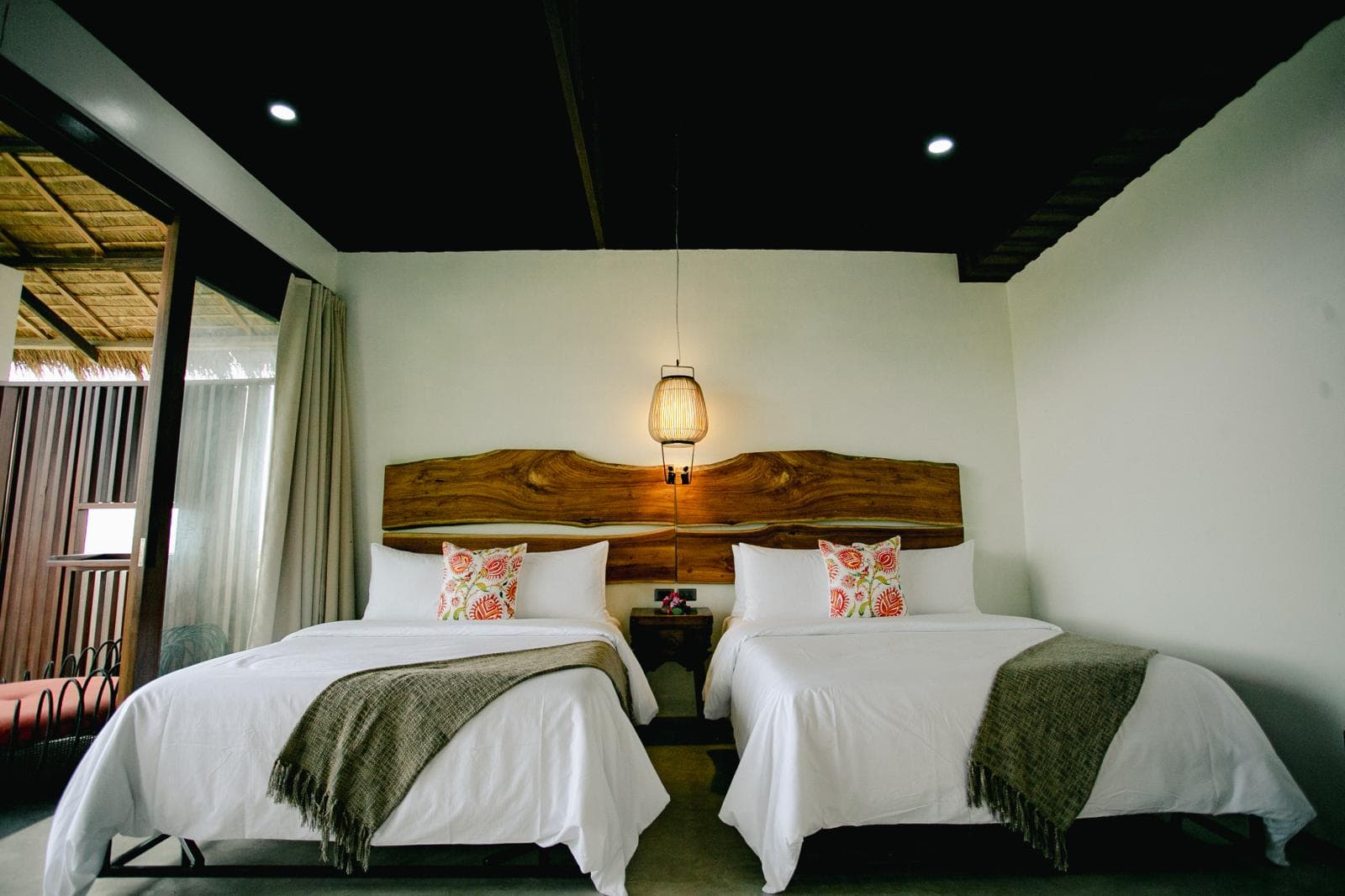 정원, 산 전망을 가진 빌라 1